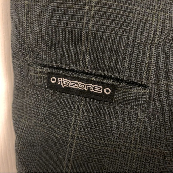 Ripzone Plaid Shorts - Picture 3 of 6